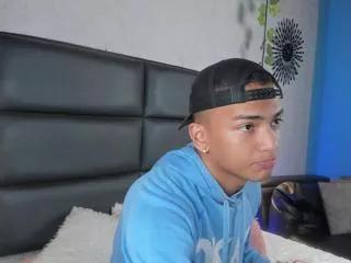 rafael_leonn on Flirt4Free 
