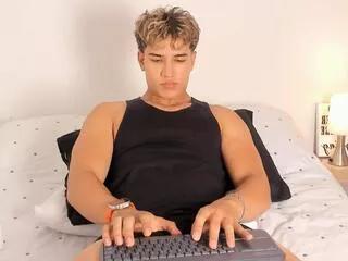 tyler_sauvage on Flirt4Free