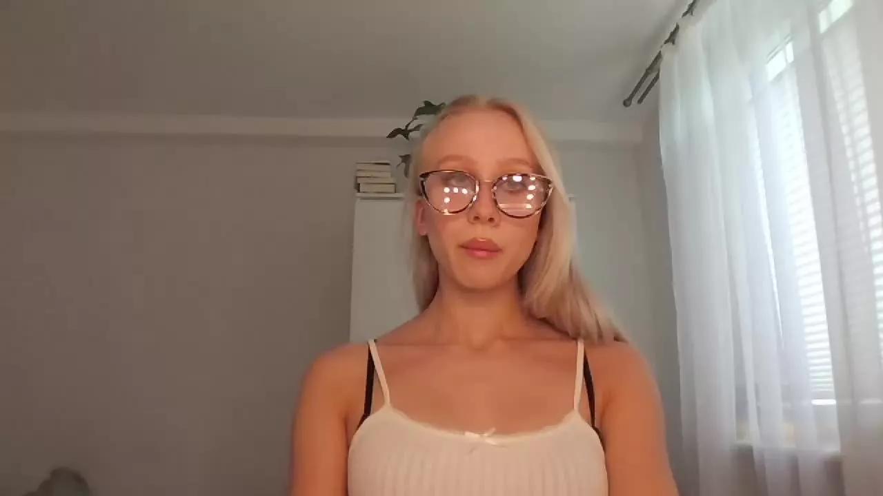 AnyaBlonde on Streamray 