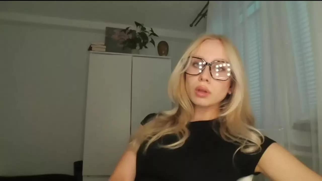 AnyaBlonde on Streamray 