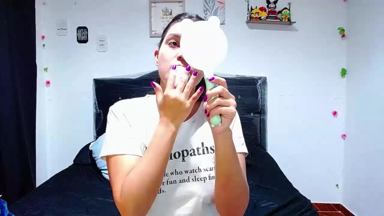 AriannaLeen on Streamray