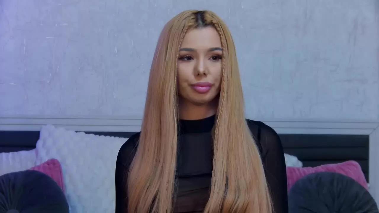 AriannaVoss on Streamray 