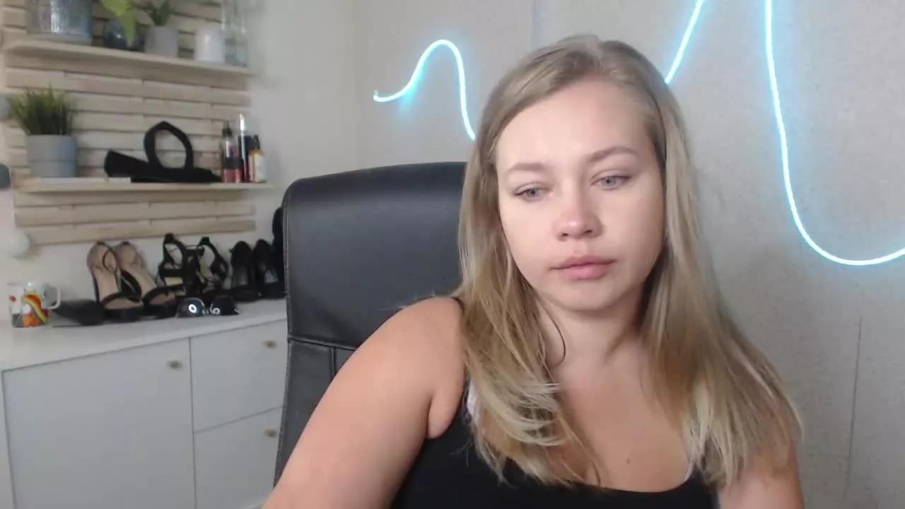 bambiHOLLY on Streamray 