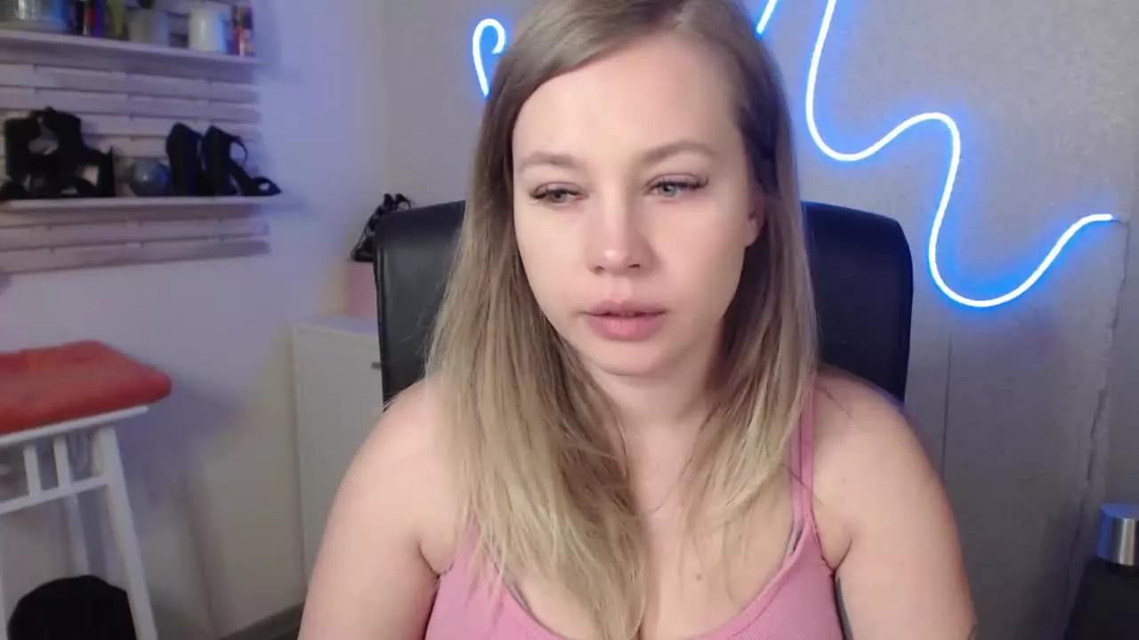bambiHOLLY on Streamray 