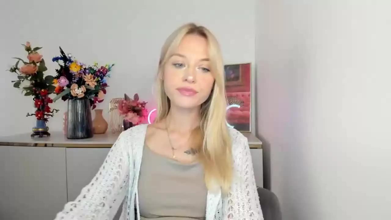 CindyUnique on Streamray