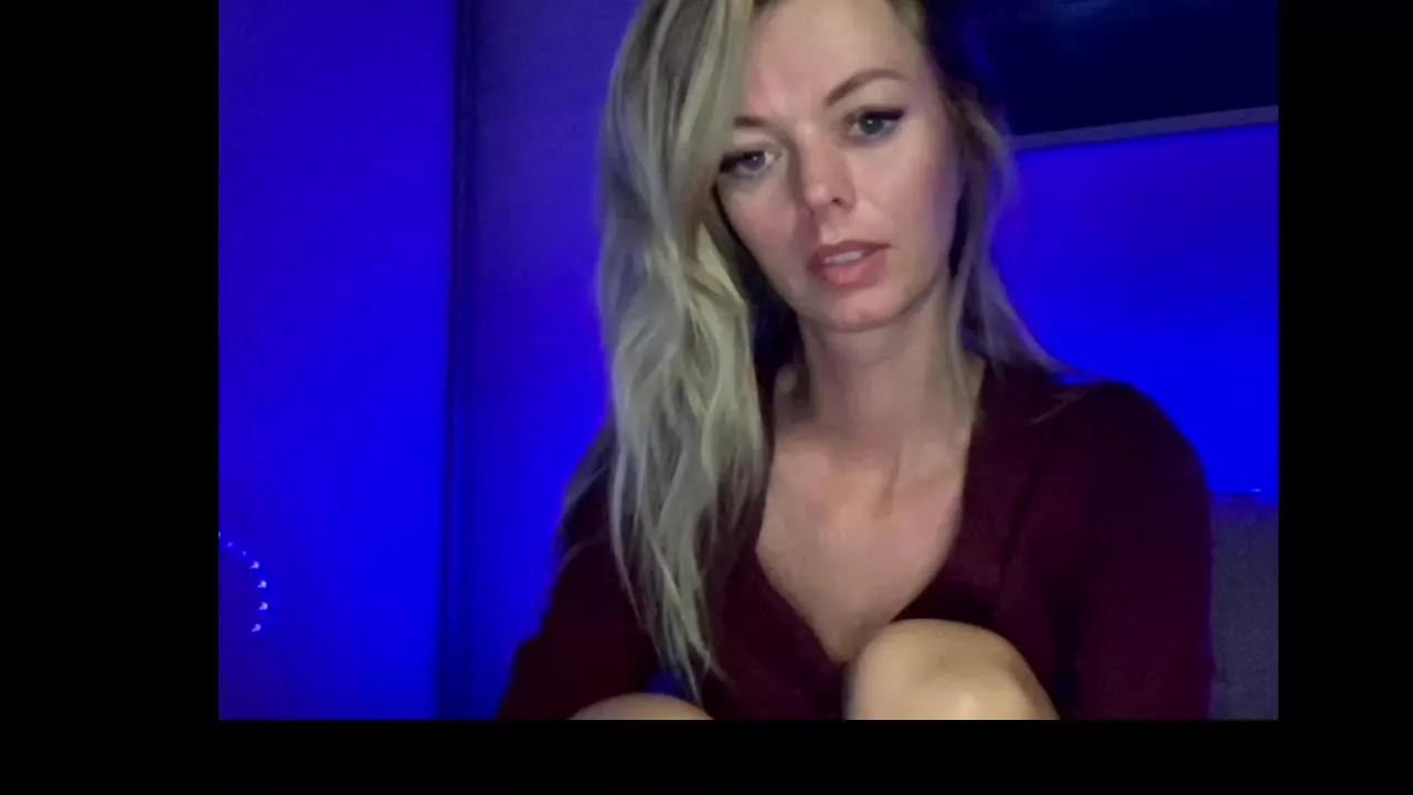 lovelyVALERIE on Streamray