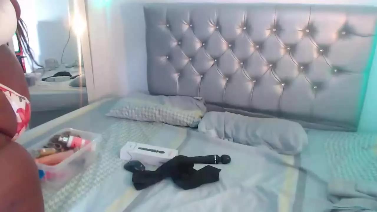 NeighborMoans1 on Streamray