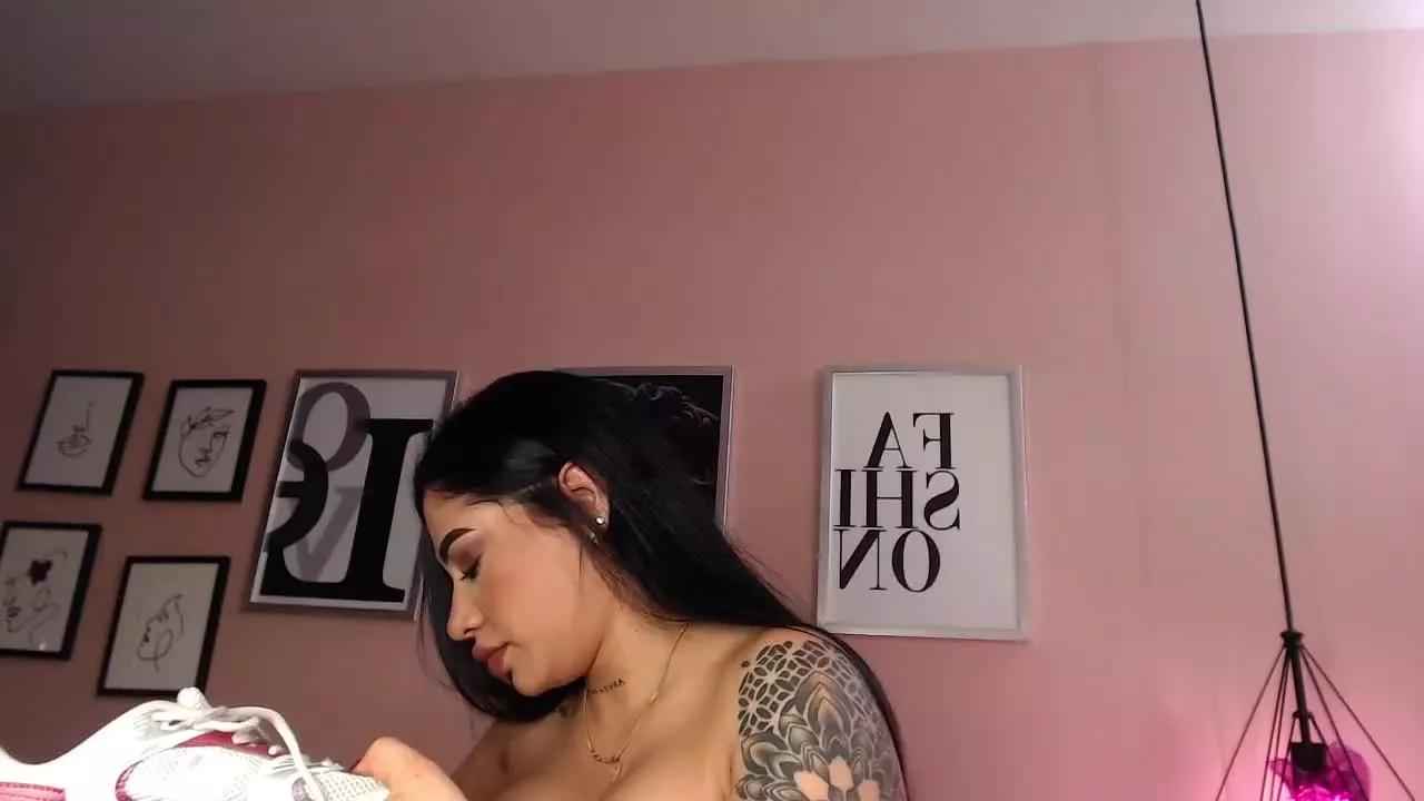 VenusDelevingne on Streamray