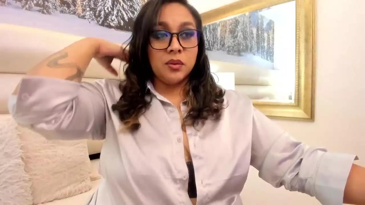 ViickyLee on Streamray 