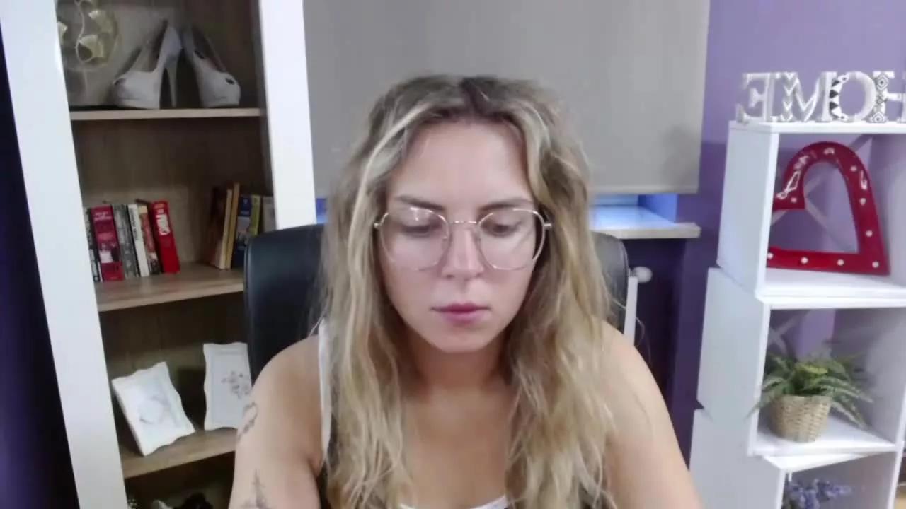 Zoeyx4u on Streamray
