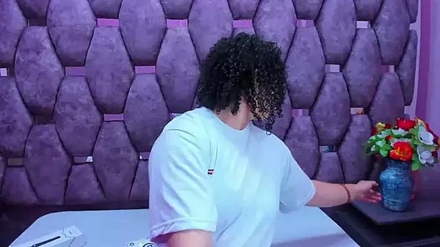 AlaSmith on StripChat 
