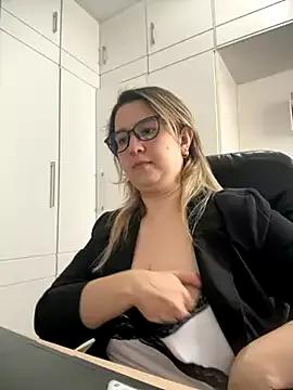 amooraaamoon on StripChat 