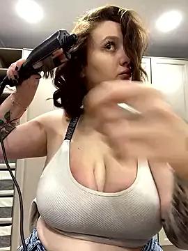 AnnaRichmond on StripChat 