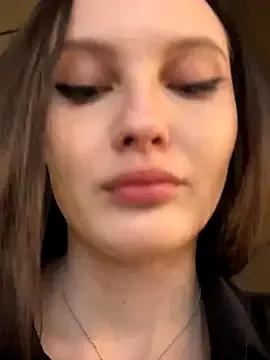 Apple__Brandy — help me cum loudly in public bath