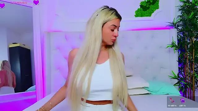 AriannaSins on StripChat 