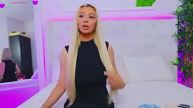 AriannaSins on StripChat 