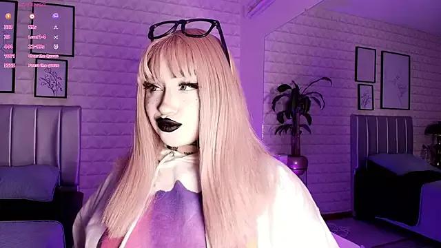 bella-green on StripChat 
