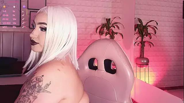 bella-green on StripChat 