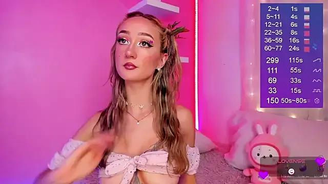 Bella-White on StripChat 