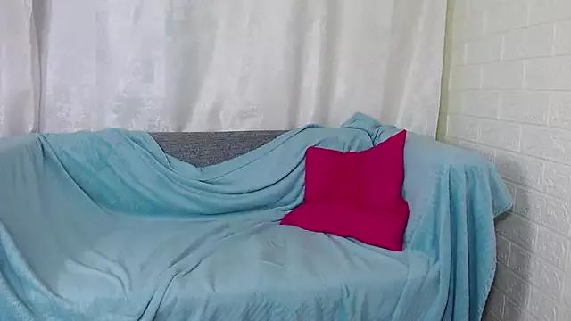 bellaa_love_ on StripChat 