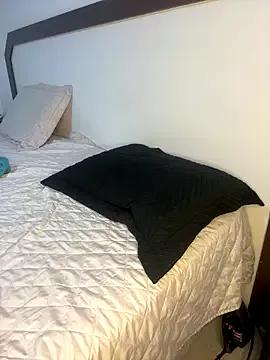 Bubuzinha10 — Vibrador no cuzinho