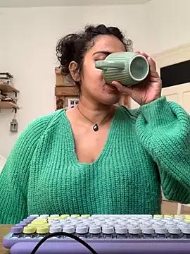 Curvydesifromgermany — Oil on tits