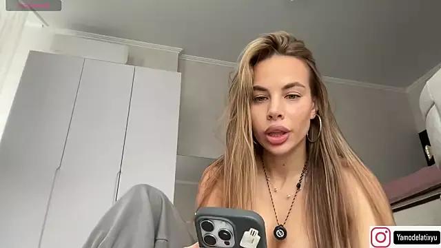 diffgirls2 on StripChat 