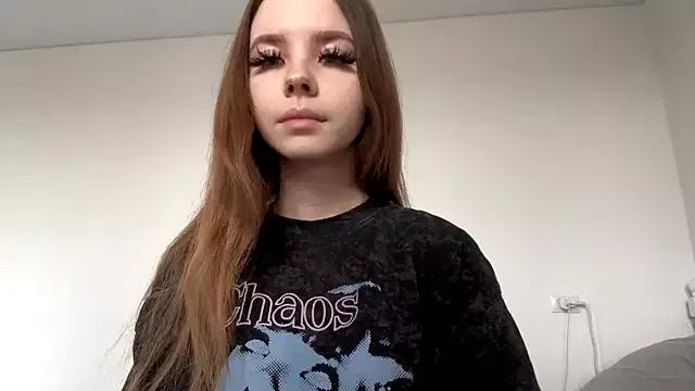 StripChat EhtelBiondi is Freechat EhtelBiondi — Take off shirt and put on a top