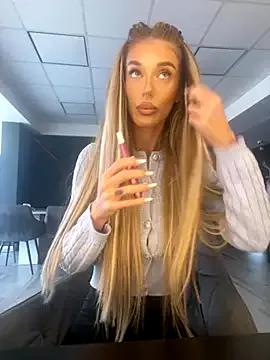 EllieRedd — get me naked