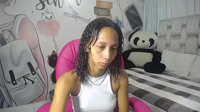 EMMA_SWEETT1 on StripChat 