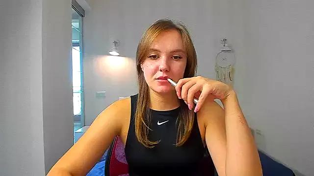 EmmaNorman on StripChat 
