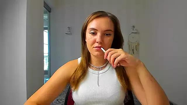 EmmaNorman on StripChat 