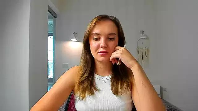 EmmaNorman on StripChat 
