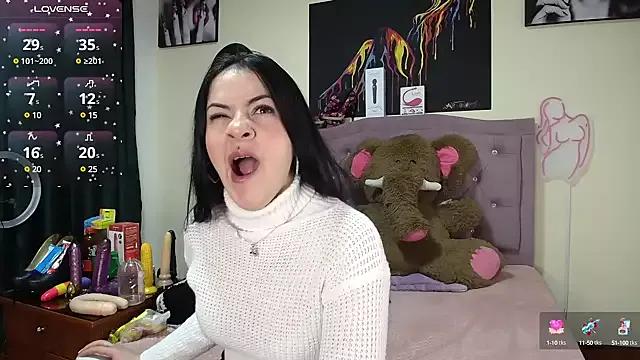 Emmie_Hot on StripChat 