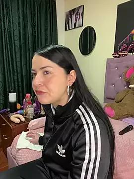 Emmie_Hot on StripChat 