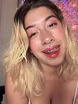 Enyeld_ruru on StripChat 