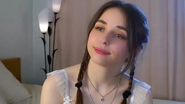 EstherMitchel on StripChat 