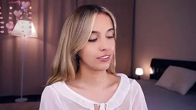 FannyHewson on StripChat 