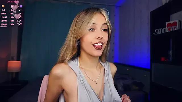 FannyHewson on StripChat 