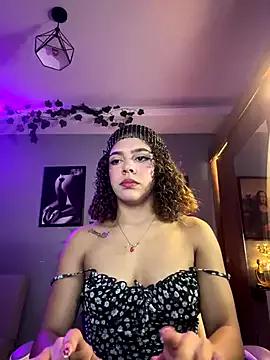 hannachris- on StripChat 