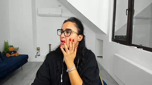 Helen_Sinn on StripChat 