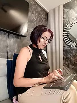 IsisBlake on StripChat 