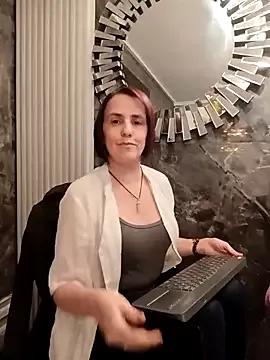 IsisBlake on StripChat 