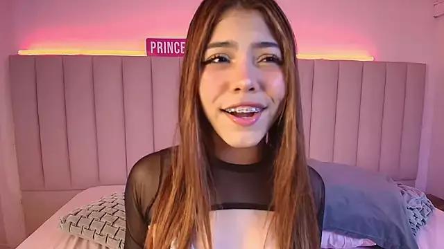 KellyOlsenbe on StripChat 