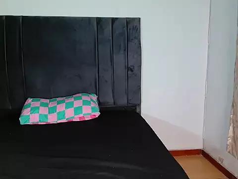 KINKYBOOTI22 on StripChat 