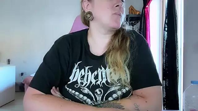 kisicaxx on StripChat 