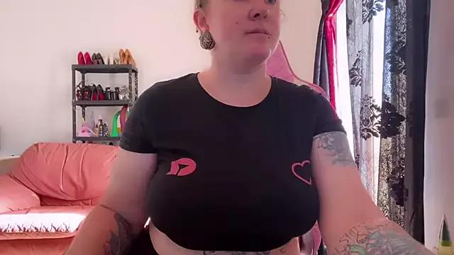 kisicaxx on StripChat 
