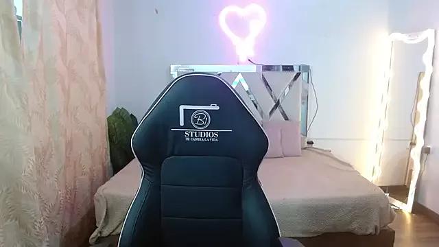 kittystart_tay on StripChat 