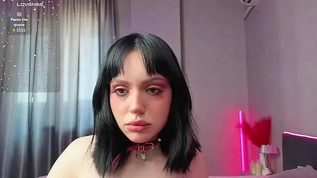 KittySweetness on StripChat 