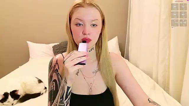 kittyyKate on StripChat 